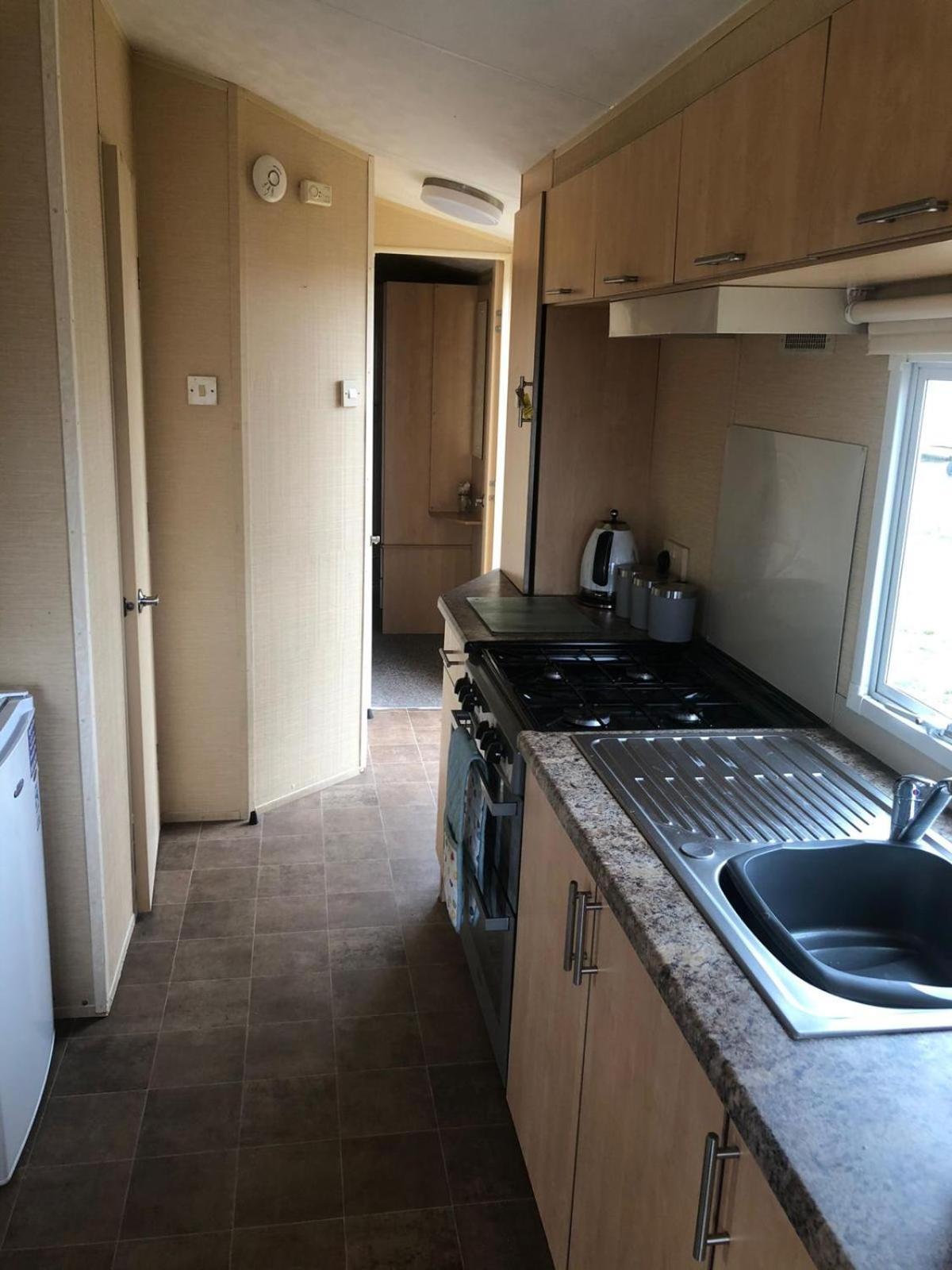 Adorable 2 Bedroom Caravan In クラクトン・オン・シー エクステリア 写真