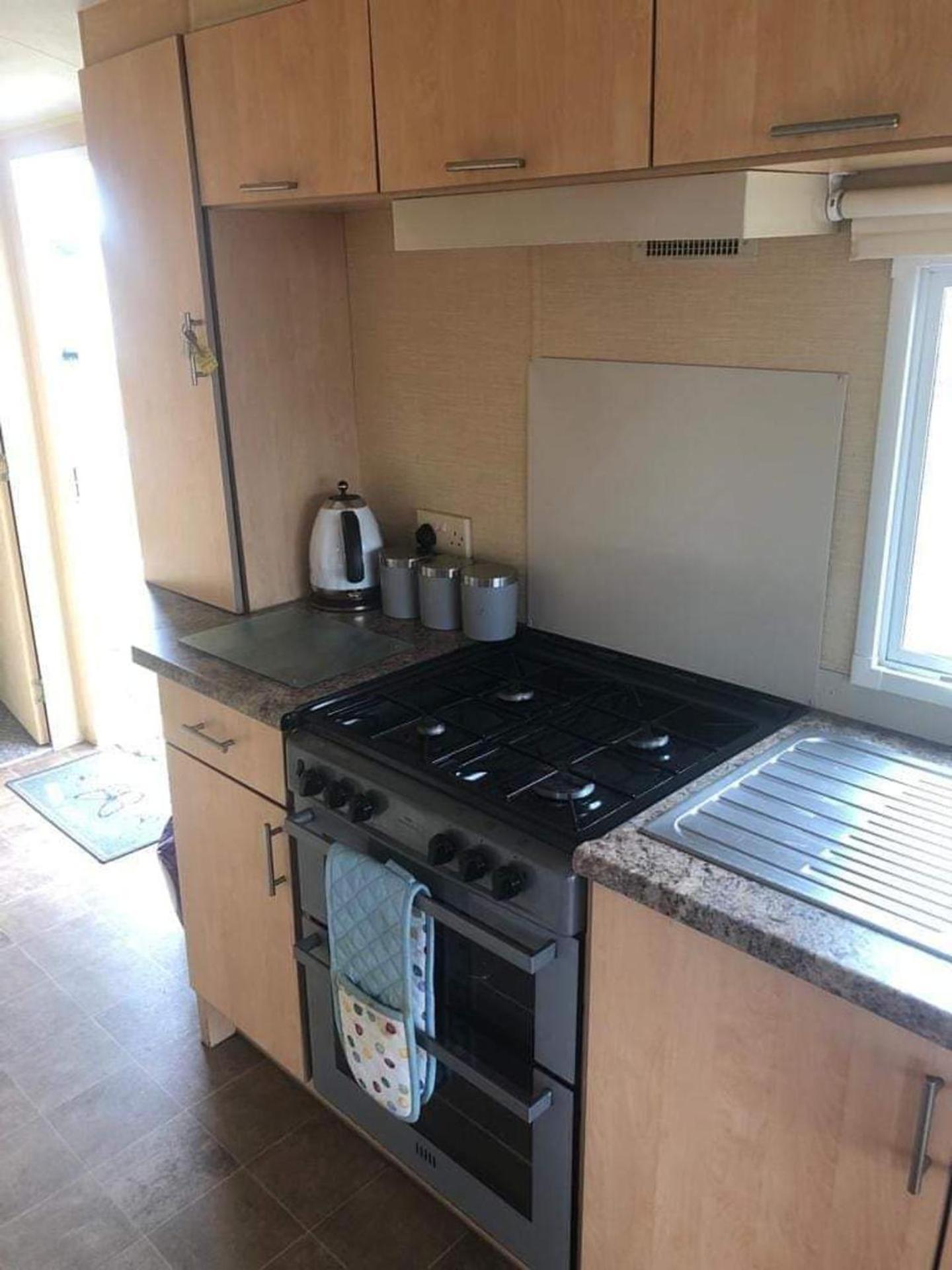 Adorable 2 Bedroom Caravan In クラクトン・オン・シー エクステリア 写真